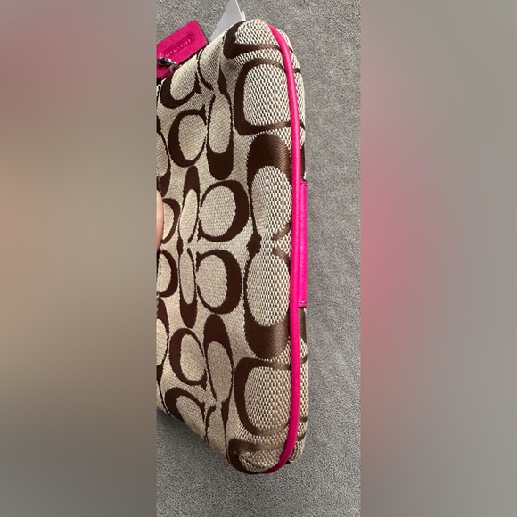 ❌SOLD❌NWT- Coach Legacy Signature Wristlet- Khaki with Fuchsia accents - Picture 5 of 5